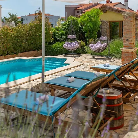 Fani Semesterbostad Pula